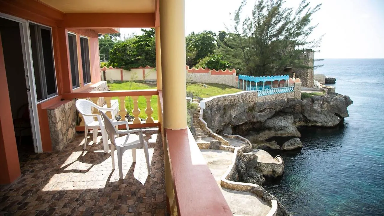 Castle Cove -Ocean Front Villa Westlands Jamaica